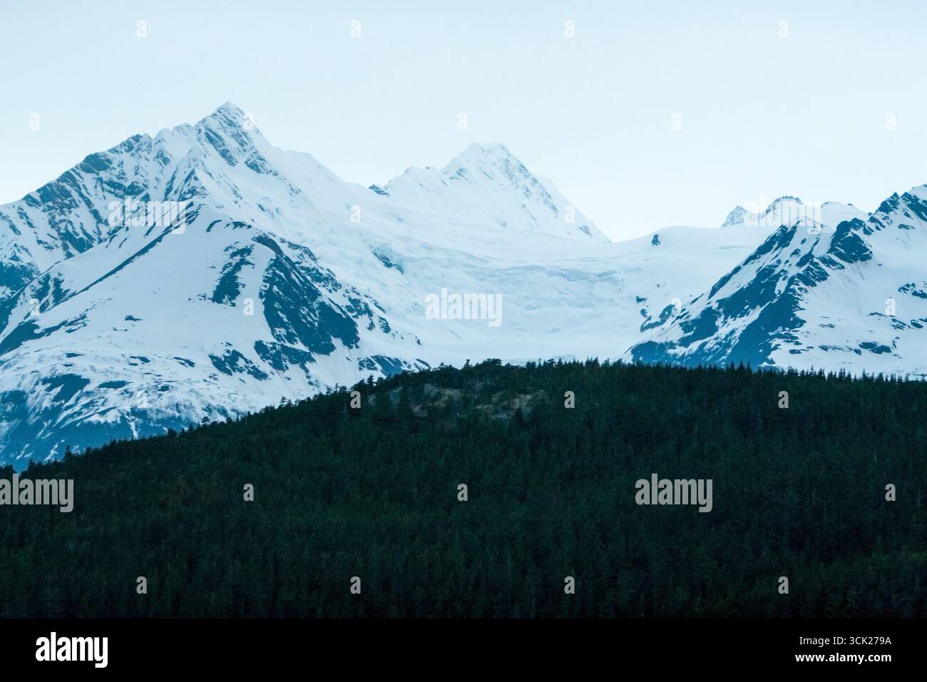 Rainbow Glacier, ein hängender Gletscher, in der Nähe der Stadt Haines, Alaska Stockfoto