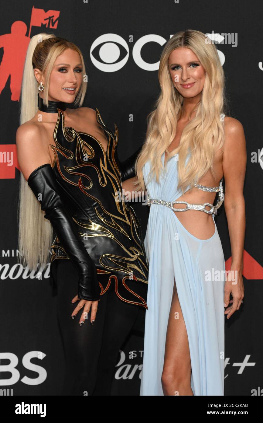 Elmont, USA. September 2025. Paris Hilton und Nicky Hilton Rothschild nehmen am 07. September 2025 in Elmont, New York, an den MTV Video Music Awards 2025 in der UBS Arena teil. Foto: C Flanigan/imageSPACE/SIPA USA Credit: SIPA USA/Alamy Live News Stockfoto
