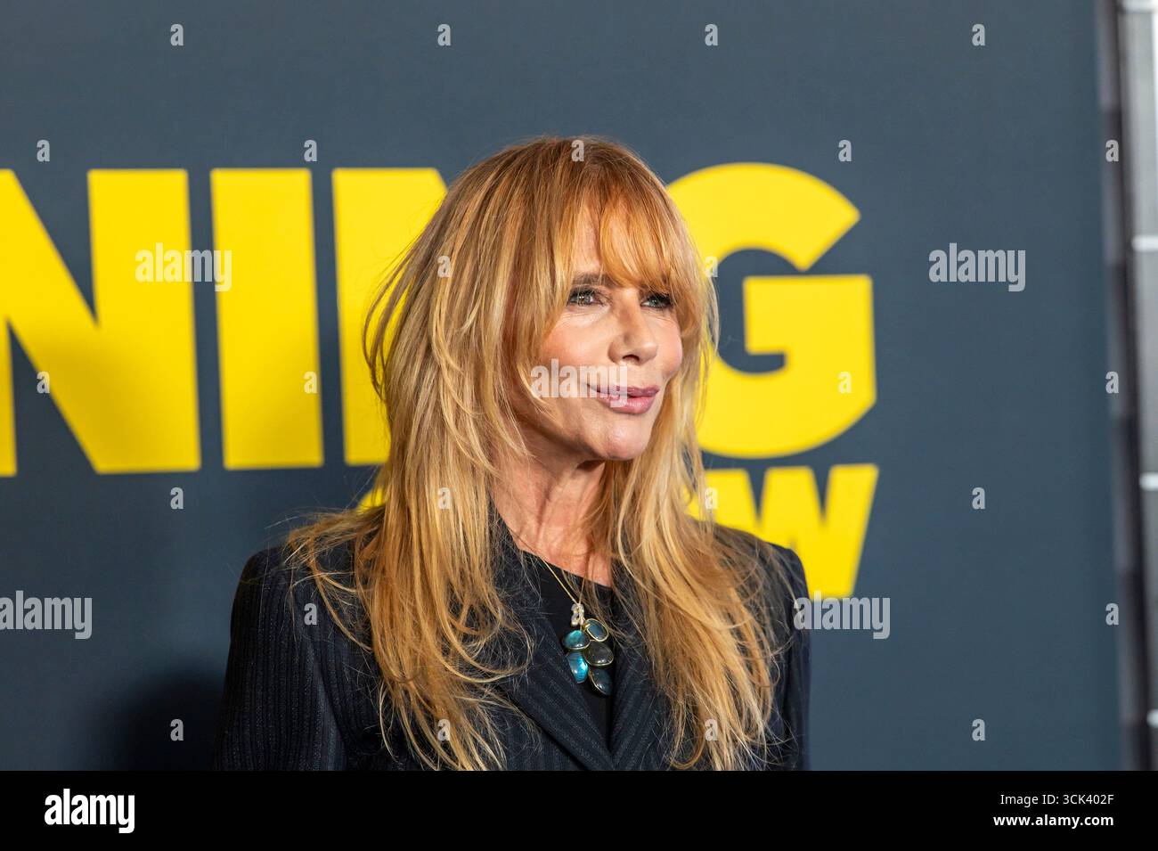New York, Usa. September 2025. Rosanna Arquette nimmt an der New Yorker Premiere der „Morning Show“ Staffel 4 im Museum of Modern Art Teil (Foto: Ron Adar/SOPA Images/SIPA USA) Credit: SIPA USA/Alamy Live News Stockfoto