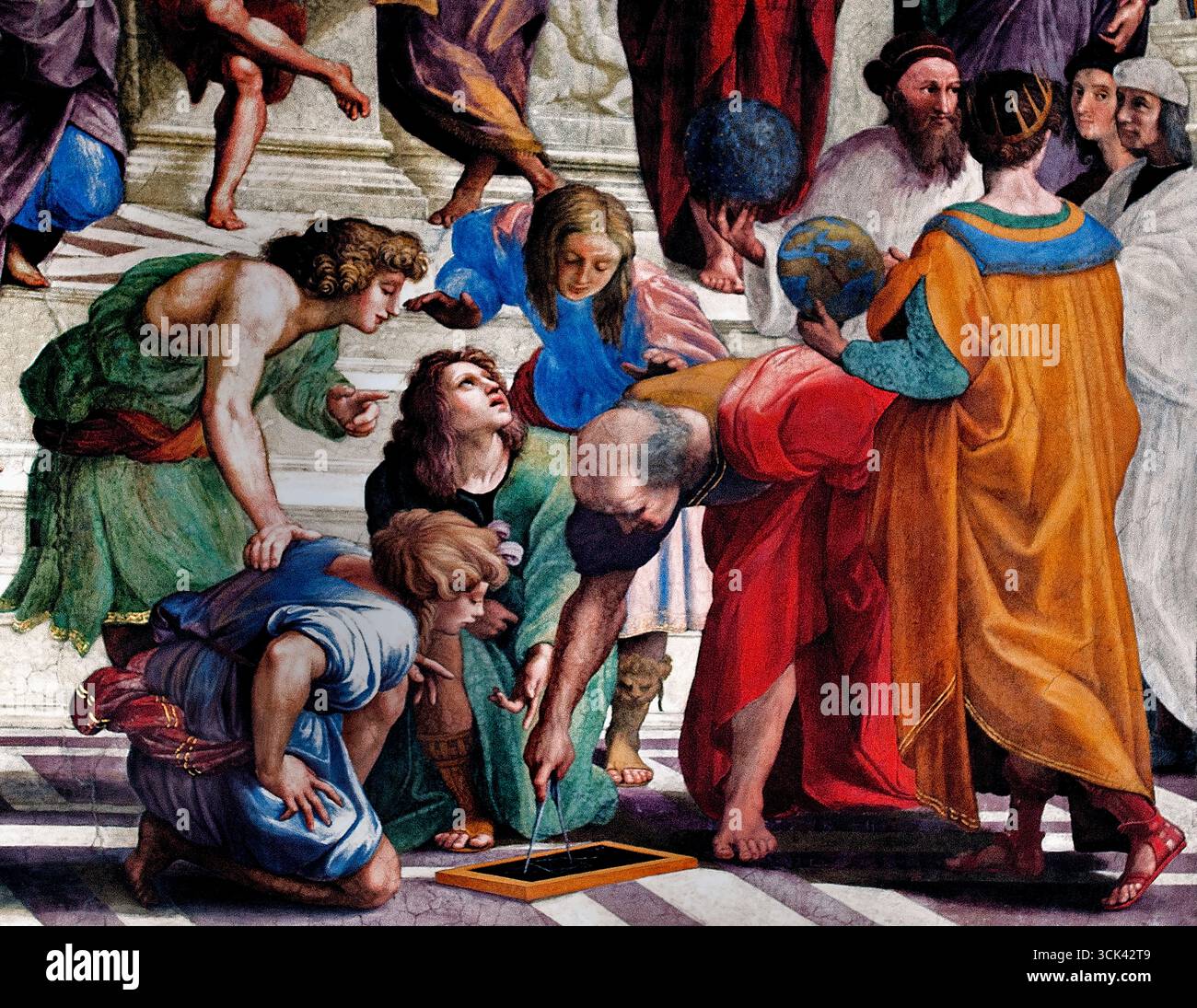 Die Schule von Athen von Alvarez Enciso Domingo 1737–1800) war ein spanischer Maler Spanien, nach Raffaello Sanzio da Urbino auf der linken Seite Plato und Aristoteles auf der rechten Seite (Schule von Athen, Fresko (1508–11) gemalt des Künstlers Raphael, in der Stanza della Segnatura, einem Raum in den Privatwohnungen von Papst Julius II. Im Vatikan). Die Schule von Athen ist ein berühmtes Renaissance-Fresko von Raphael, das Philosophie und das intellektuelle Streben nach Wissen symbolisiert. Das Gemälde zeigt eine große klassische Zusammenkunft von antiken griechischen Philosophen, Mathematikern und Wissenschaftlern. Stockfoto