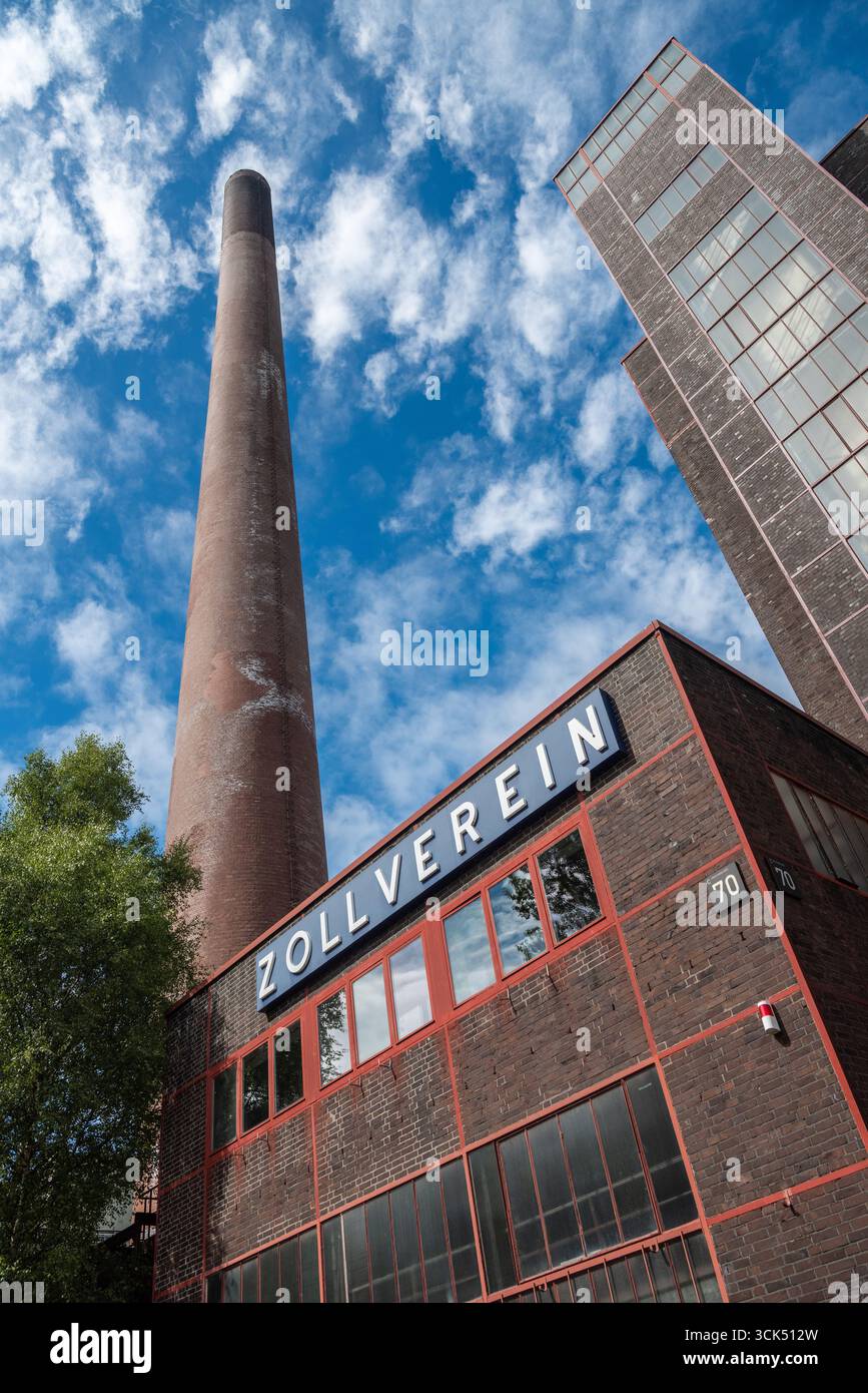Essen, Deutschland – 3. September 2025. Kohlebergwerk Zollverein Industriekomplex in Essen, Deutschland, UNESCO-Weltkulturerbe. Blick auf die Kokerei decommissio Stockfoto