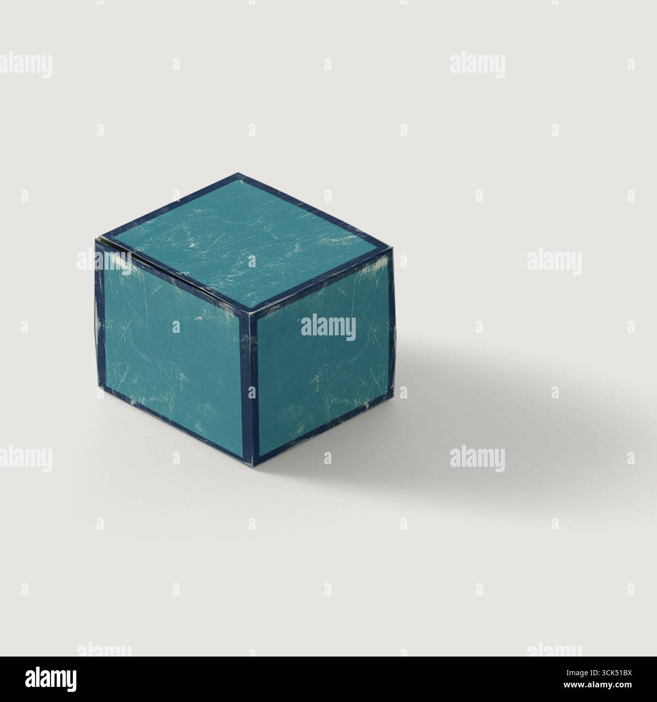 Ein geometrischer blaublauer Würfel mit transparentem Aussehen und subtiler Textur, der einen Schatten auf einem hellen Hintergrund wirft. Stockfoto