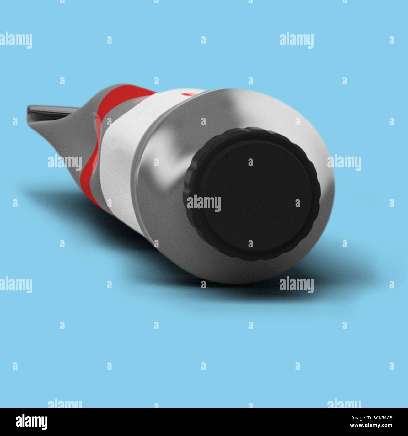 Eine schlanke, moderne Flasche, die für einfachen Griff und Funktionalität entwickelt wurde und ideal für die Hydration unterwegs ist. Stockfoto