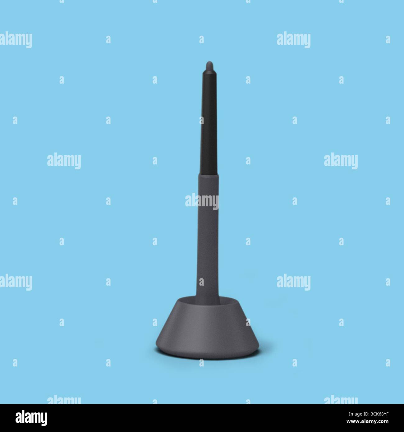 Ein eleganter, moderner Stifthalter mit schwarzem Stift, der für die Organisation von Schreibgeräten auf einem Schreibtisch entwickelt wurde. Stockfoto