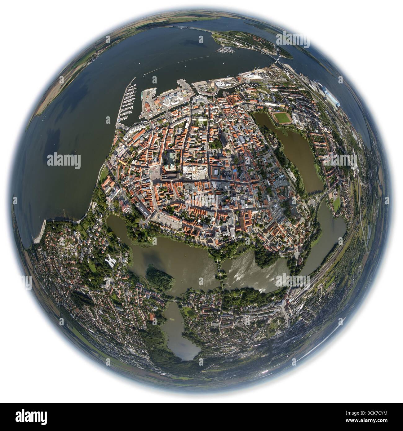 Stadtzentrum, Stadt, Stralsund, Ostsee, Mecklenburg-Vorpommern, Deutschland, Europa, Luftaufnahme, Vogelperspektive, Luftaufnahme, Luftpho Stockfoto