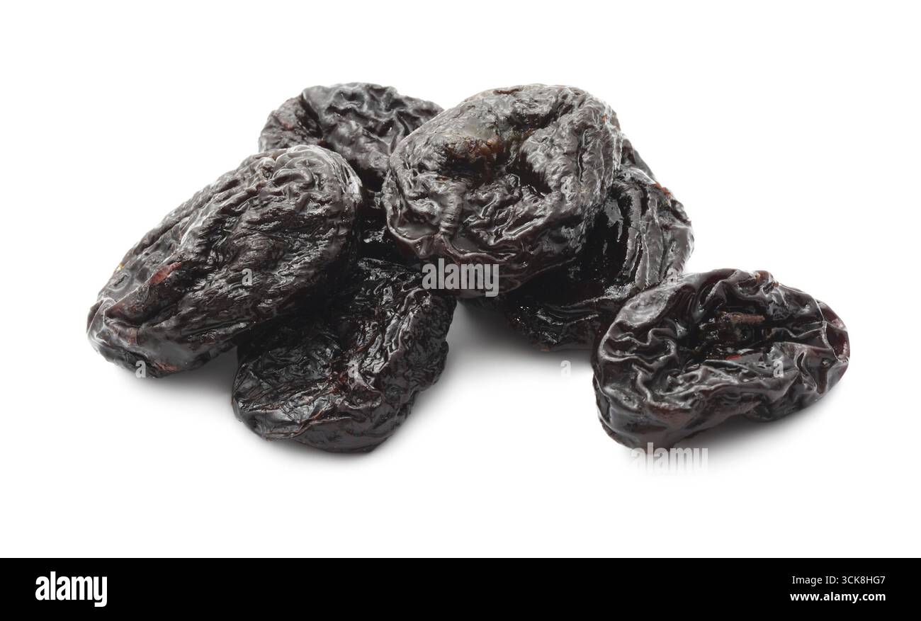 Getrocknete Pflaumen - Zwetschgen isoliert auf weißem Hintergrund Stockfoto