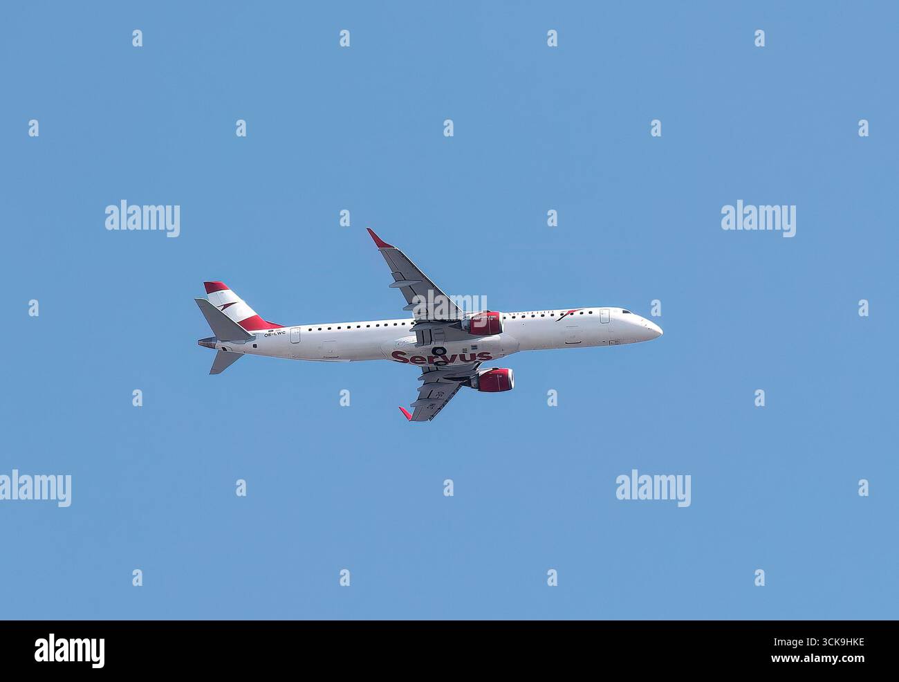 Austrian Airlines (ist das Flaggenunternehmen Österreichs) - Flugzeug Embraer 195, Budapest, Ungarn, Europa Stockfoto
