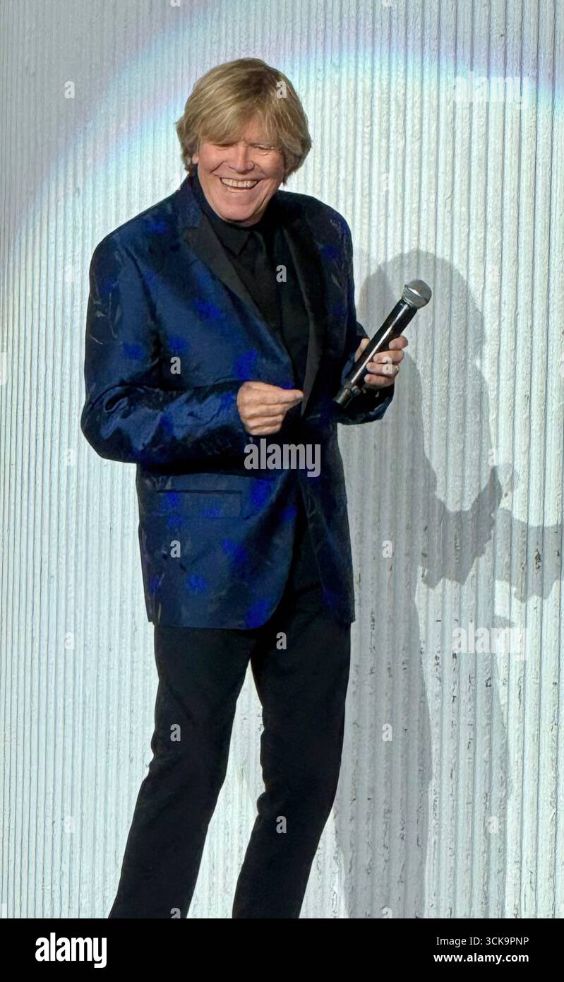 9/2025 Hiolmdel, NJ Hermans Hermits Frontmann Peter Noone tritt im PNC Bank Arts Center John Barrett/PHOTOlink auf Stockfoto