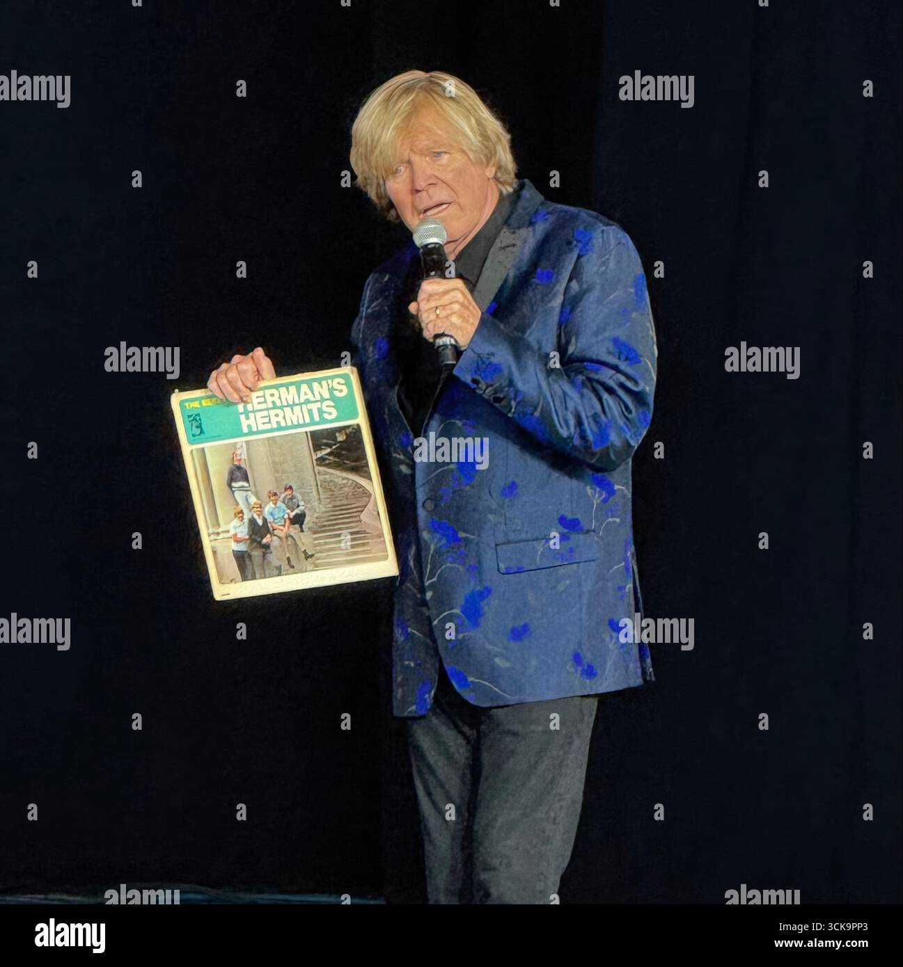 9/2025 Hiolmdel, NJ Hermans Hermits Frontmann Peter Noone tritt im PNC Bank Arts Center John Barrett/PHOTOlink auf Stockfoto