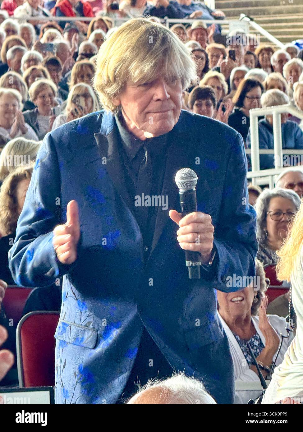 9/2025 Hiolmdel, NJ Hermans Hermits Frontmann Peter Noone tritt im PNC Bank Arts Center John Barrett/PHOTOlink auf Stockfoto