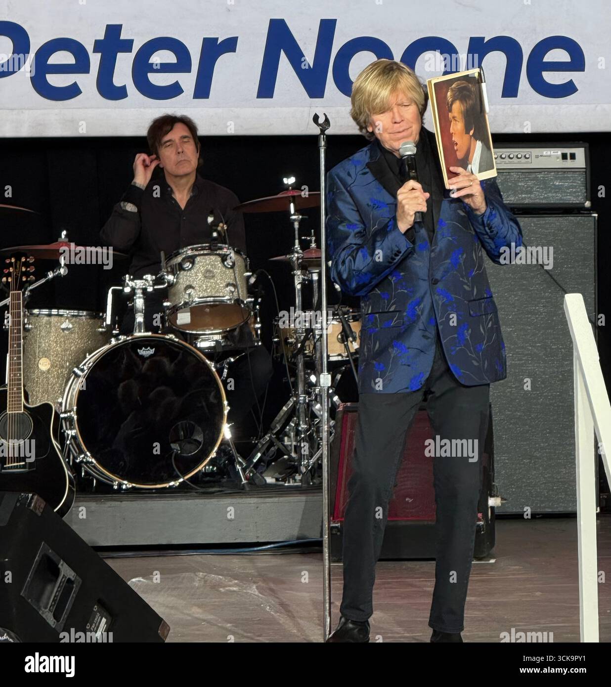 9/2025 Hiolmdel, NJ Hermans Hermits Frontmann Peter Noone tritt im PNC Bank Arts Center John Barrett/PHOTOlink auf Stockfoto
