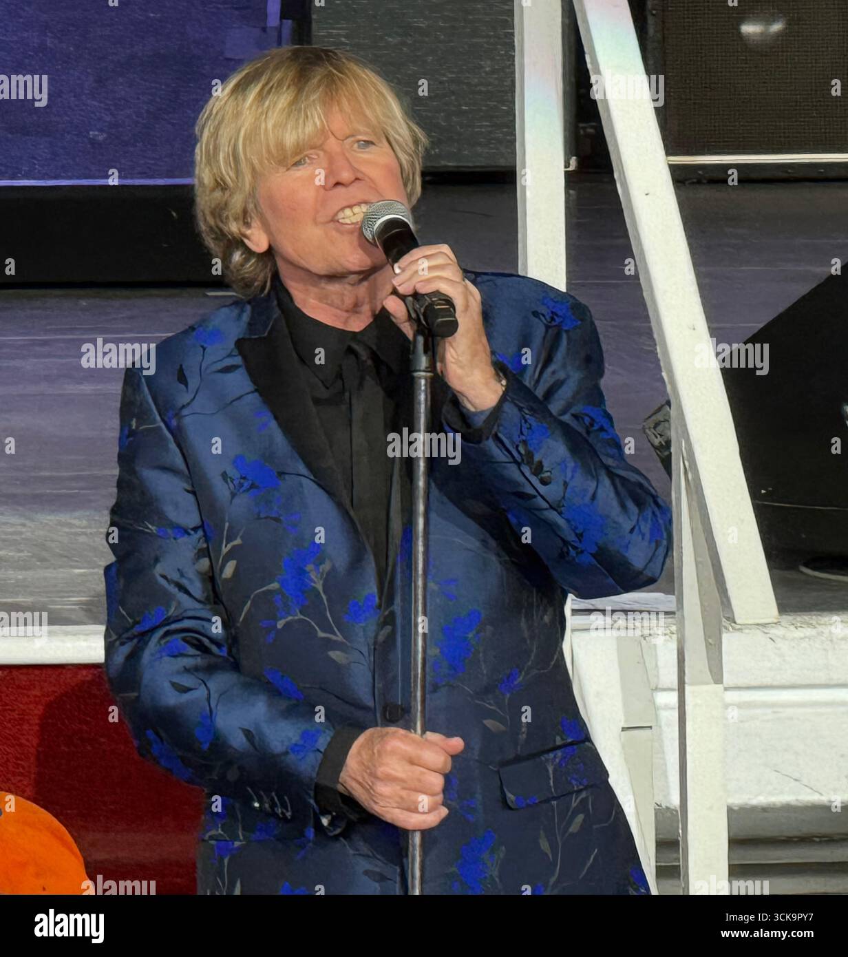 9/2025 Hiolmdel, NJ Hermans Hermits Frontmann Peter Noone tritt im PNC Bank Arts Center John Barrett/PHOTOlink auf Stockfoto