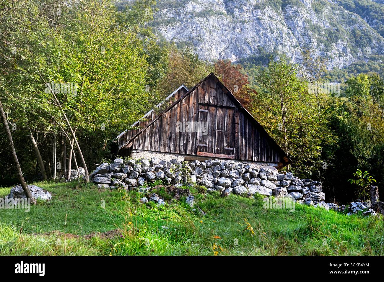 Typische Hütte im Soca-Tal, Slowneien Stockfoto