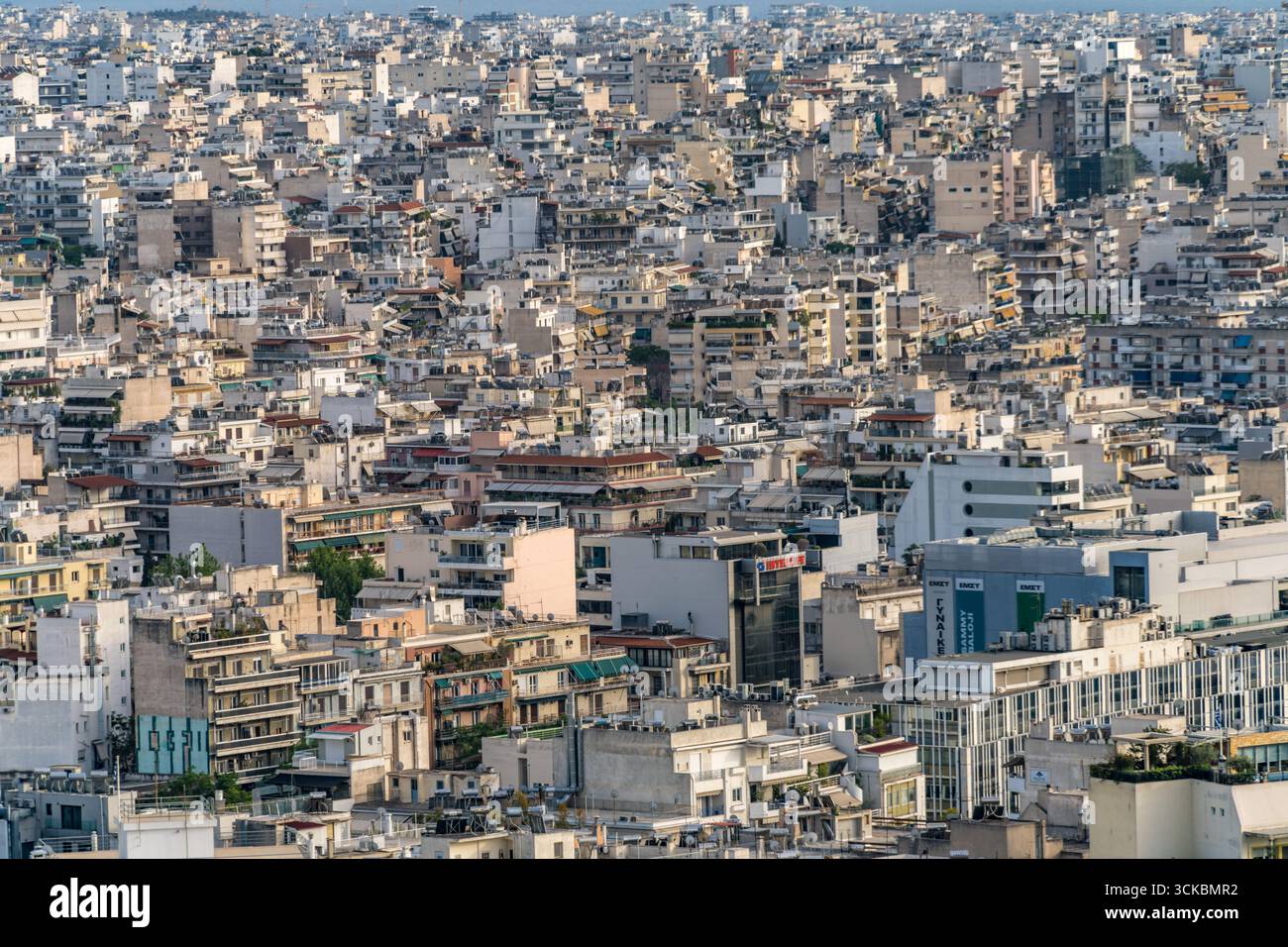 Panoramablick auf die Stadt Athen mit am Nachmittag, Griechenland - Mai 2025. Stockfoto