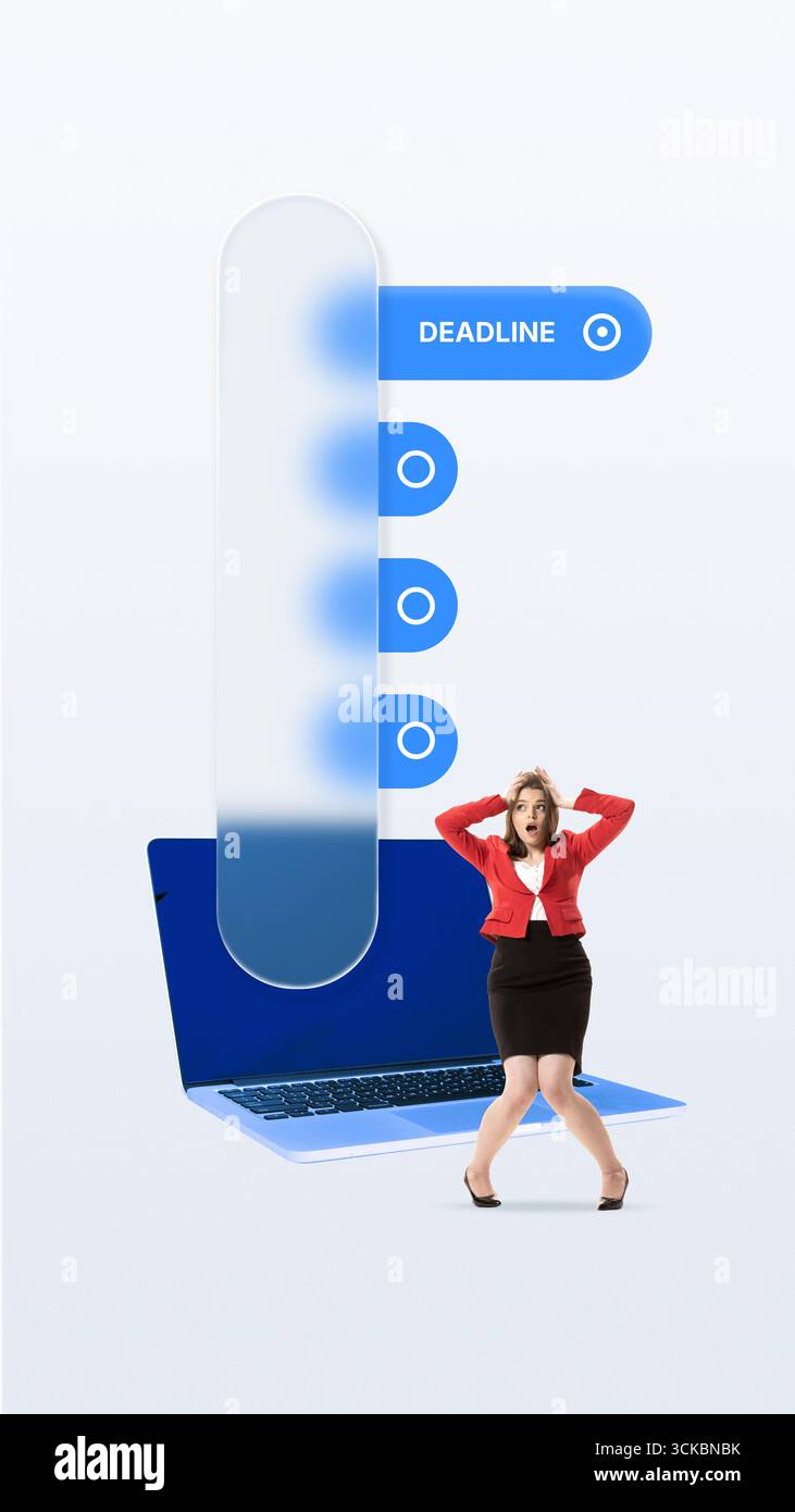 Schockierte Geschäftsfrau, die unter digitaler Terminerinnerung in surrealer Komposition steht Stockfoto
