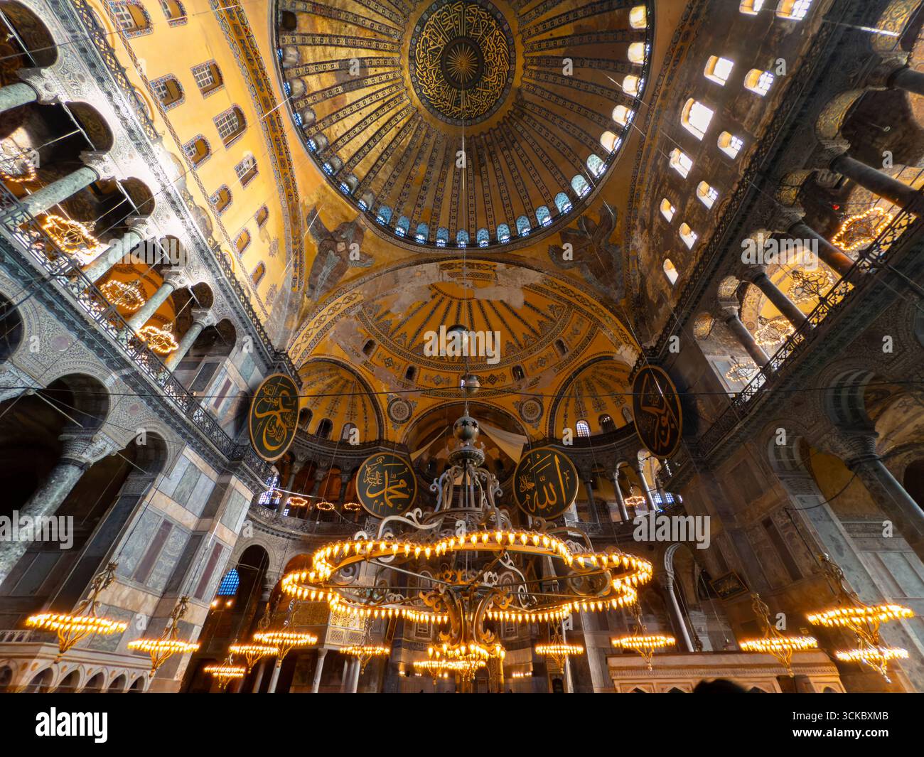 Ayasofya oder Hagia Sophia in Istanbul. Islamisches Hintergrundfoto. Istanbul Türkei - 12.20.2024 Stockfoto