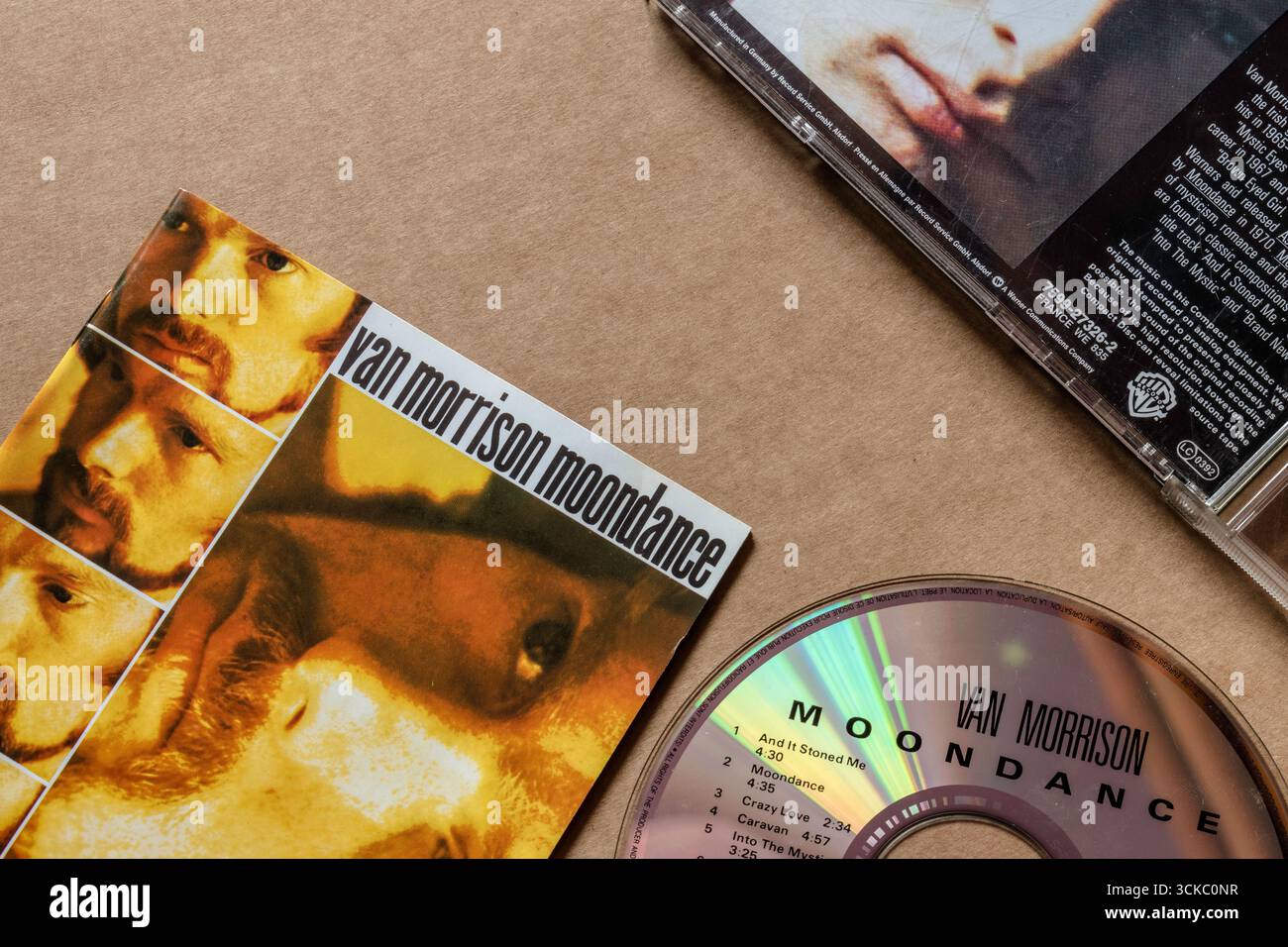 'Van Morrison - Moondance' Album CD mit Covern, isoliert auf hellem leerem Hintergrund Stockfoto