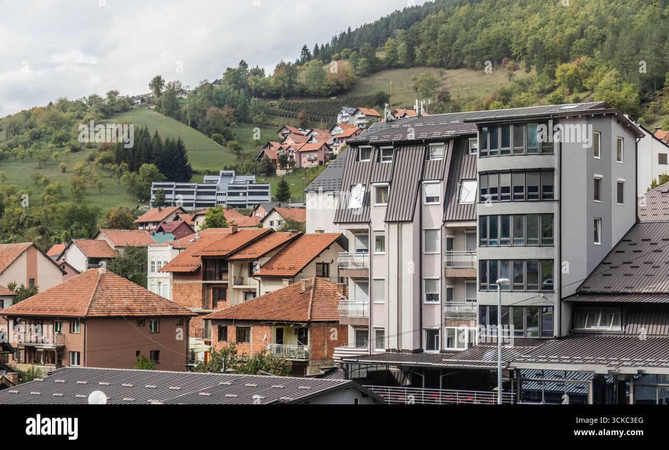 Häuser von Nova Varos, Serbien Stockfoto