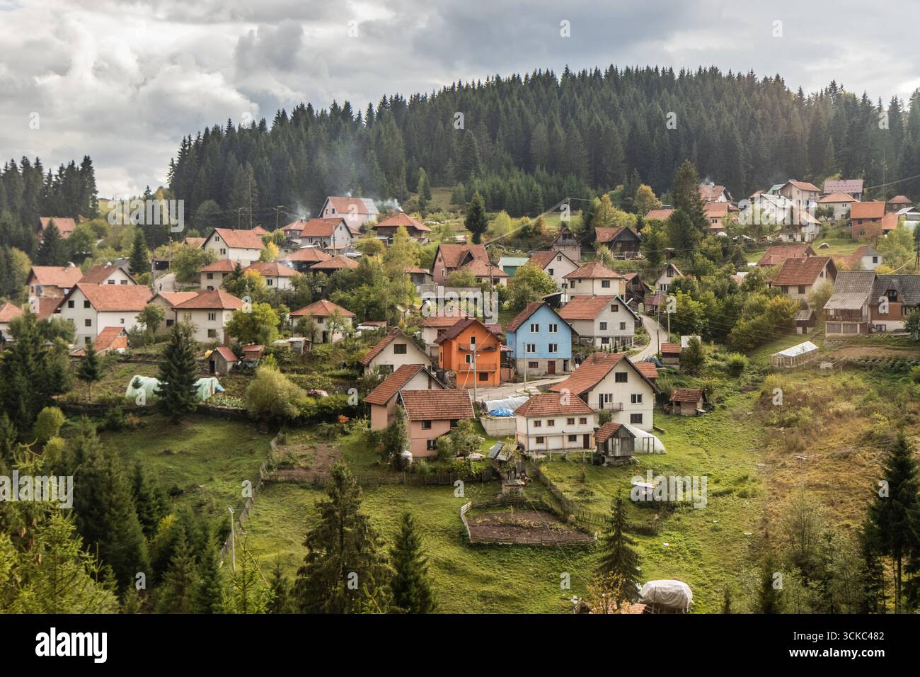 Häuser von Nova Varos, Serbien Stockfoto