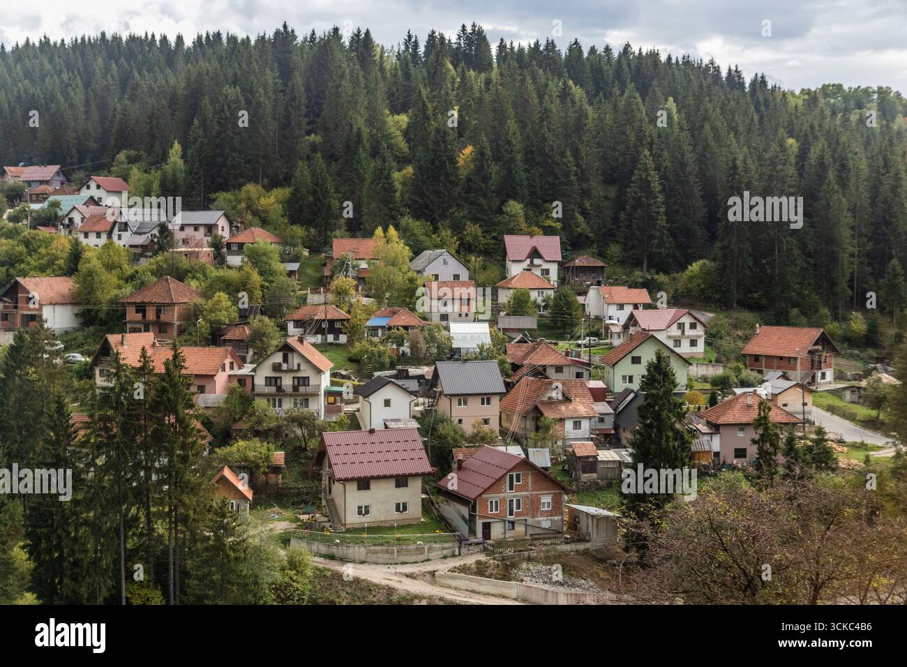 Häuser von Nova Varos, Serbien Stockfoto