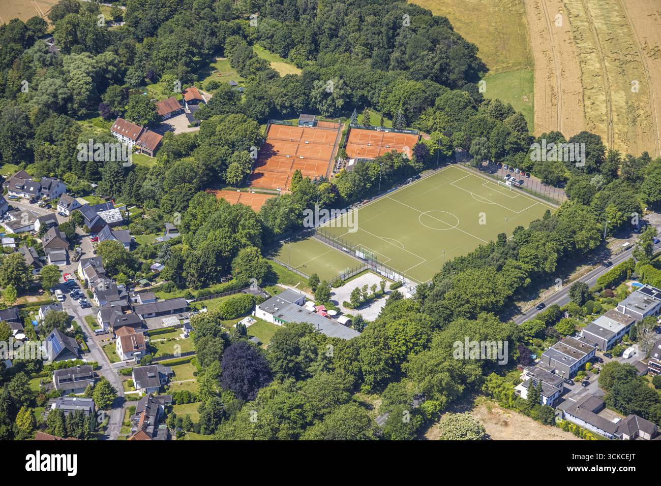 Luftaufnahme, Tennisclub Raadt und Fußballfeld SV Raadt, Holthausen - Südosten, Müelheim an der Ruhr, Ruhrgebiet, Nordrhein-Westfalen, Deutschland, Stockfoto