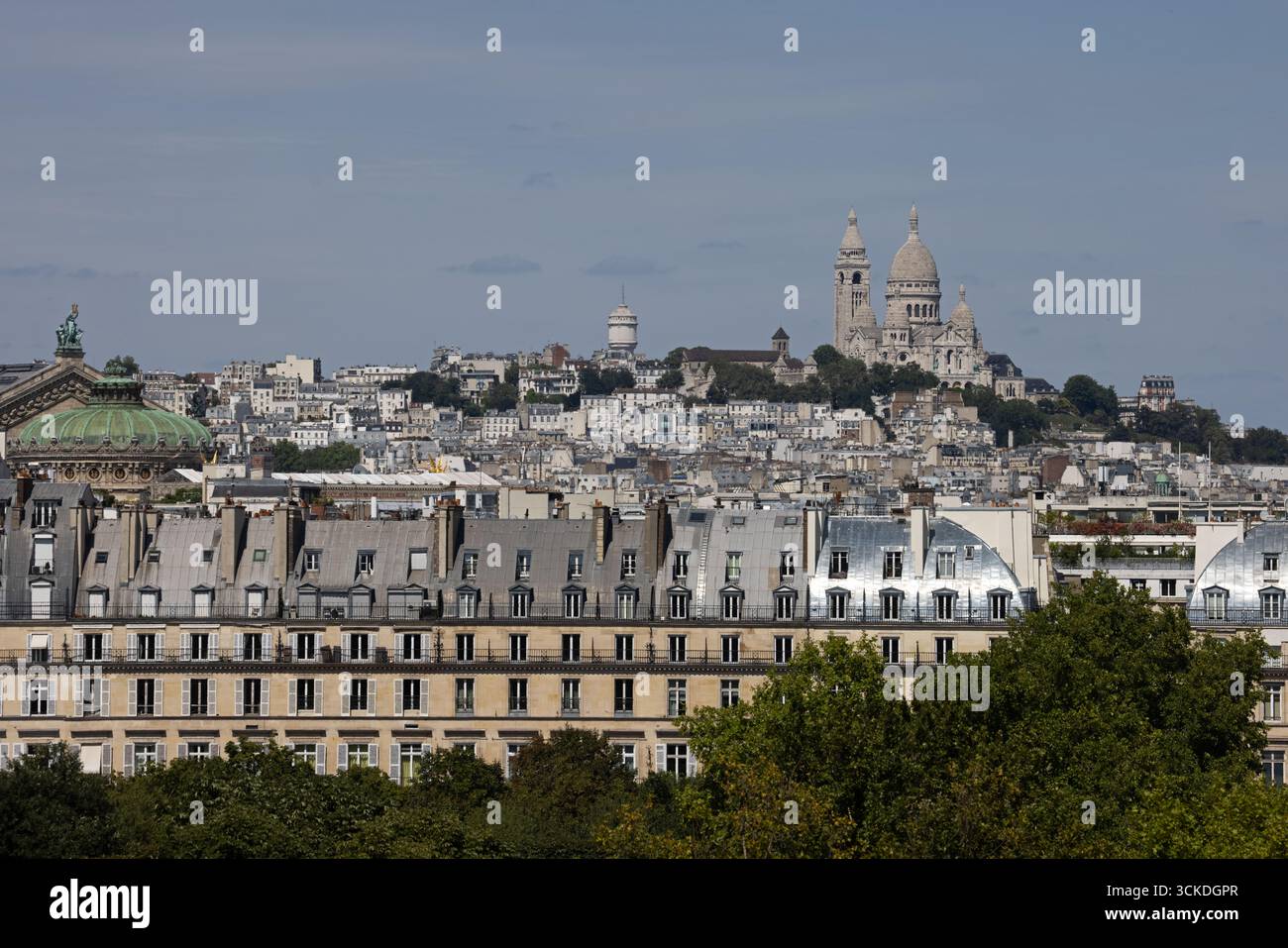 Basilique du Sacré-Cœur de Montmartre Paris Blick auf Frankreich vom Musée d'Orsay Stockfoto