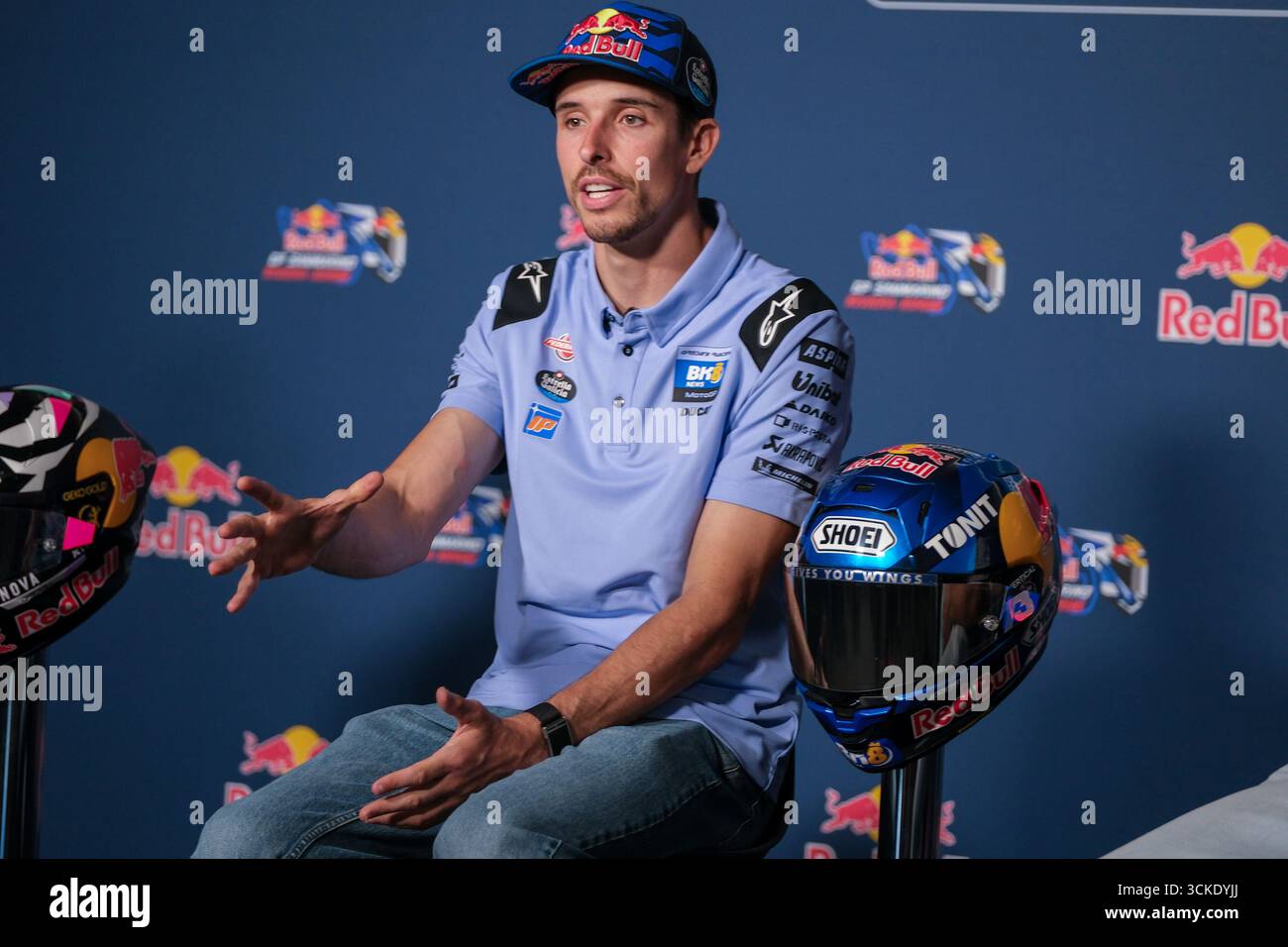 Misano Adriatico, Italien. September 2025. Alex Marquez aus Spanien von Gresini Racing MotoGP spricht während der Pre-Event Pressekonferenz des Red Bull Grand Prix von San Marino und der Rimini Riviera auf dem Marco Simoncelli International Circuit am 11. September 2025 in Misano Adriatico, Italien. Quelle: Roberto Tommasini/Alamy Live News Stockfoto