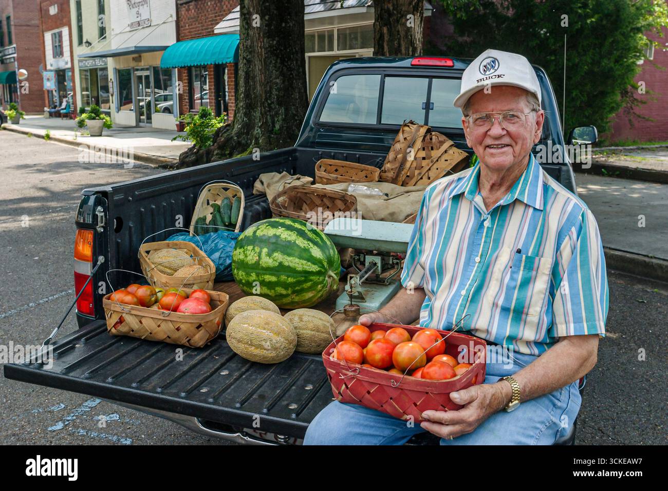 Alabama Madison Pick-up-LKW-Produkte, Verkäufer Verkauf Gemüse Gemüse Obst lokal angebauten Tomaten Wassermelone Cantaloupe, Stockfoto Alabama Madison Pick-up-LKW-Produkte, Verkäufer Verkauf Gemüse Gemüse Obst lokal angebauten Tomaten Wassermelone Cantaloupe, Stockfoto