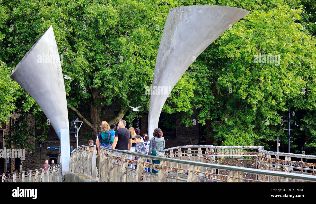 Peros Bridge erinnert an das Leben von Pero Jones. St. Augustine's REACH, The Floating Harbour, Bristol, Somerset, England. UK. Vom August 2025. Stockfoto