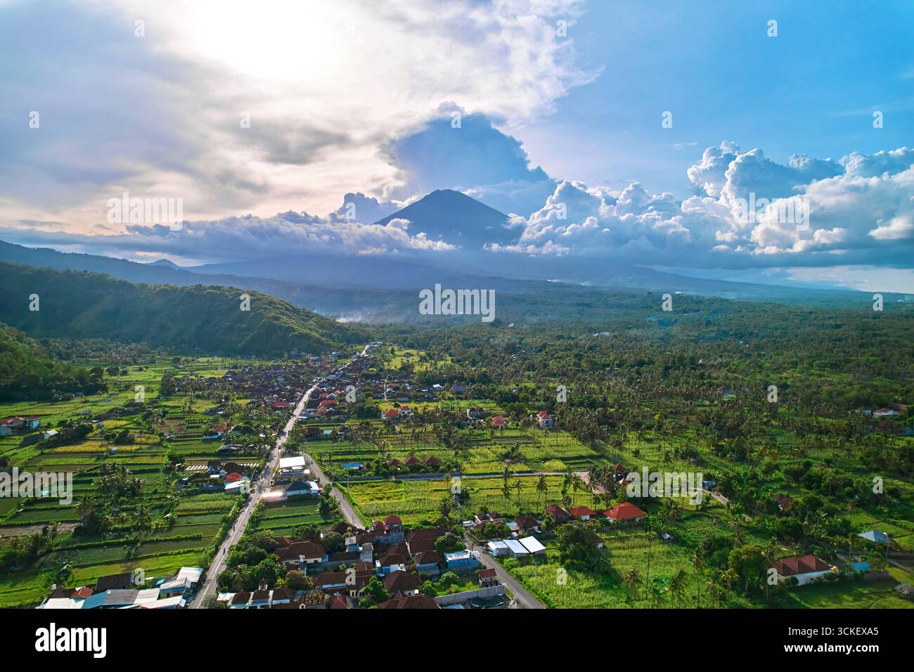 Panorama des Mount Agung und der Reisfelder auf der Insel Bali Stockfoto