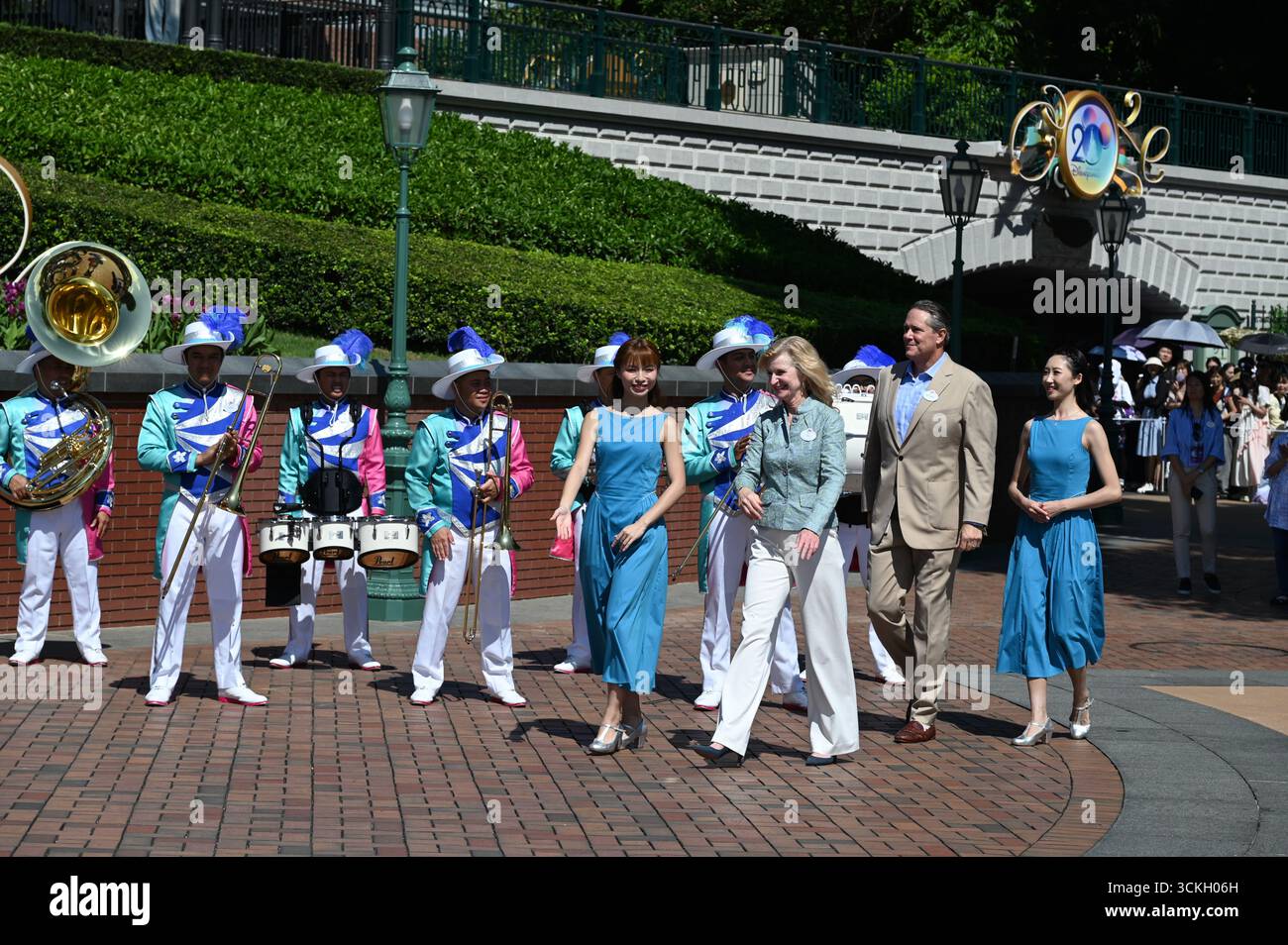 Disneyland Jill Estorino und Michael Moriarty in Hong Kong Disneyland am 12. September 2025 in Hong Kong. Hong Kong Disneyland veranstaltet heute eine Veranstaltung zum 20. Jahrestag der Eröffnung. (Foto von Kobe Li/Nexpher Images) Stockfoto