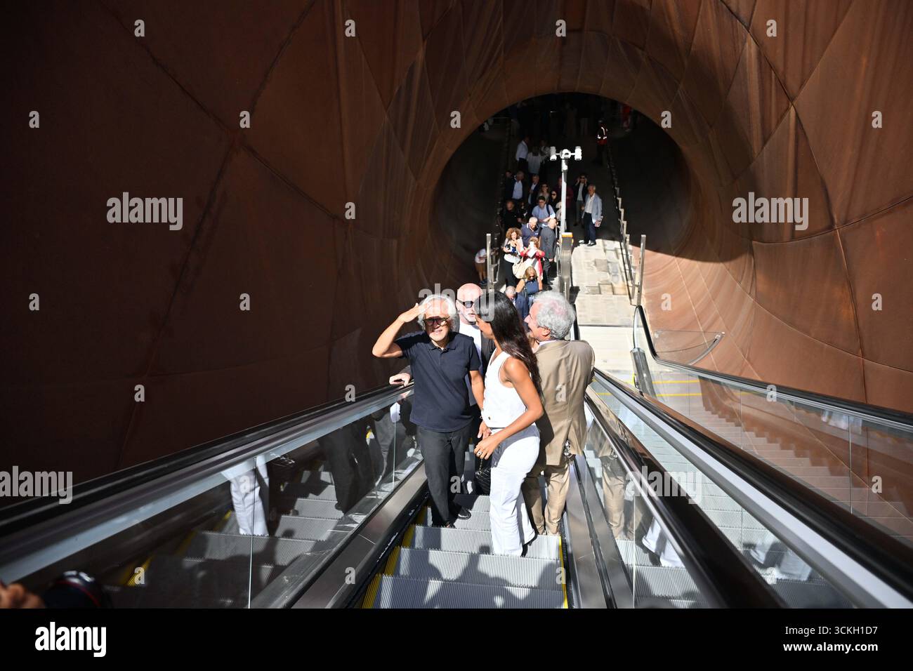 Neapel, Italien. September 2025. Neapel. Besuch der Metrostation Monte Sant'Angelo (Linie 7). Foto: Anish Kapoor Credit: Unabhängige Fotoagentur/Alamy Live News Stockfoto