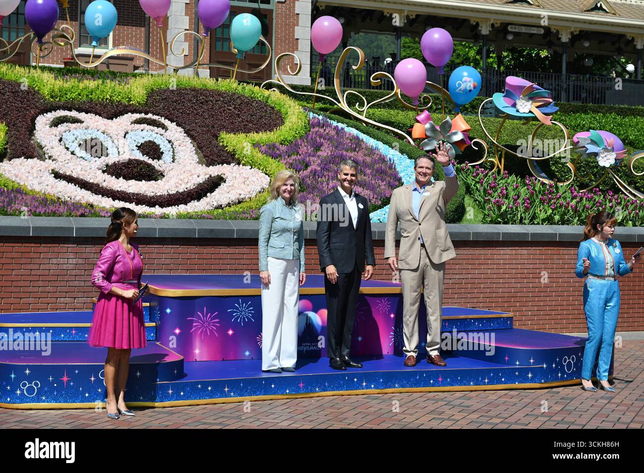 Disneyland Disneyland 20-jähriges Jubiläum Veranstaltungen Disneyland Jill Estorino, Josh D Amaro und Michael Moriarty in Hong Kong Disneyland am 12. September 2025 in Hong Kong. Hong Kong Disneyland veranstaltet heute eine Veranstaltung zum 20. Jahrestag der Eröffnung. Foto von Kobe Li/Nexpher Images Stockfoto
