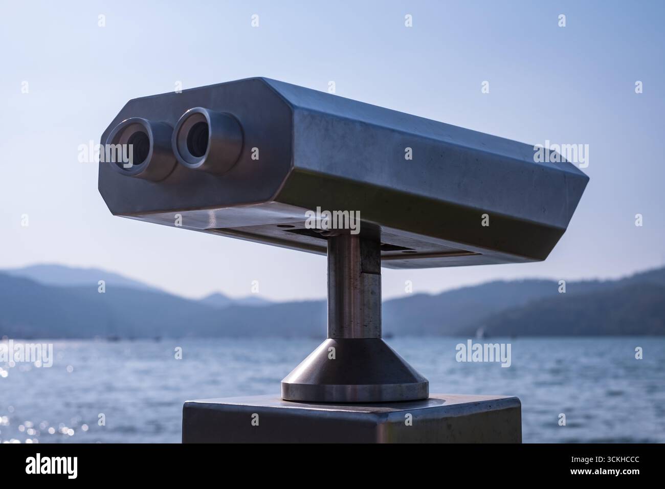 Münzbetriebenes Teleskop aus nächster Nähe Stockfoto