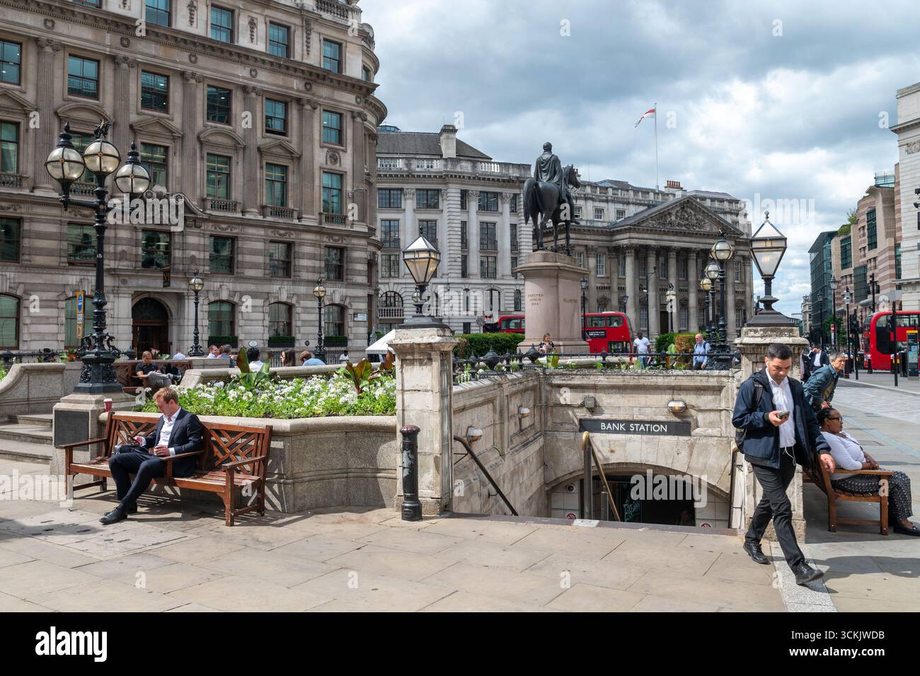 Eingang zur Bank Station, Royal Exchange, London, Großbritannien Stockfoto