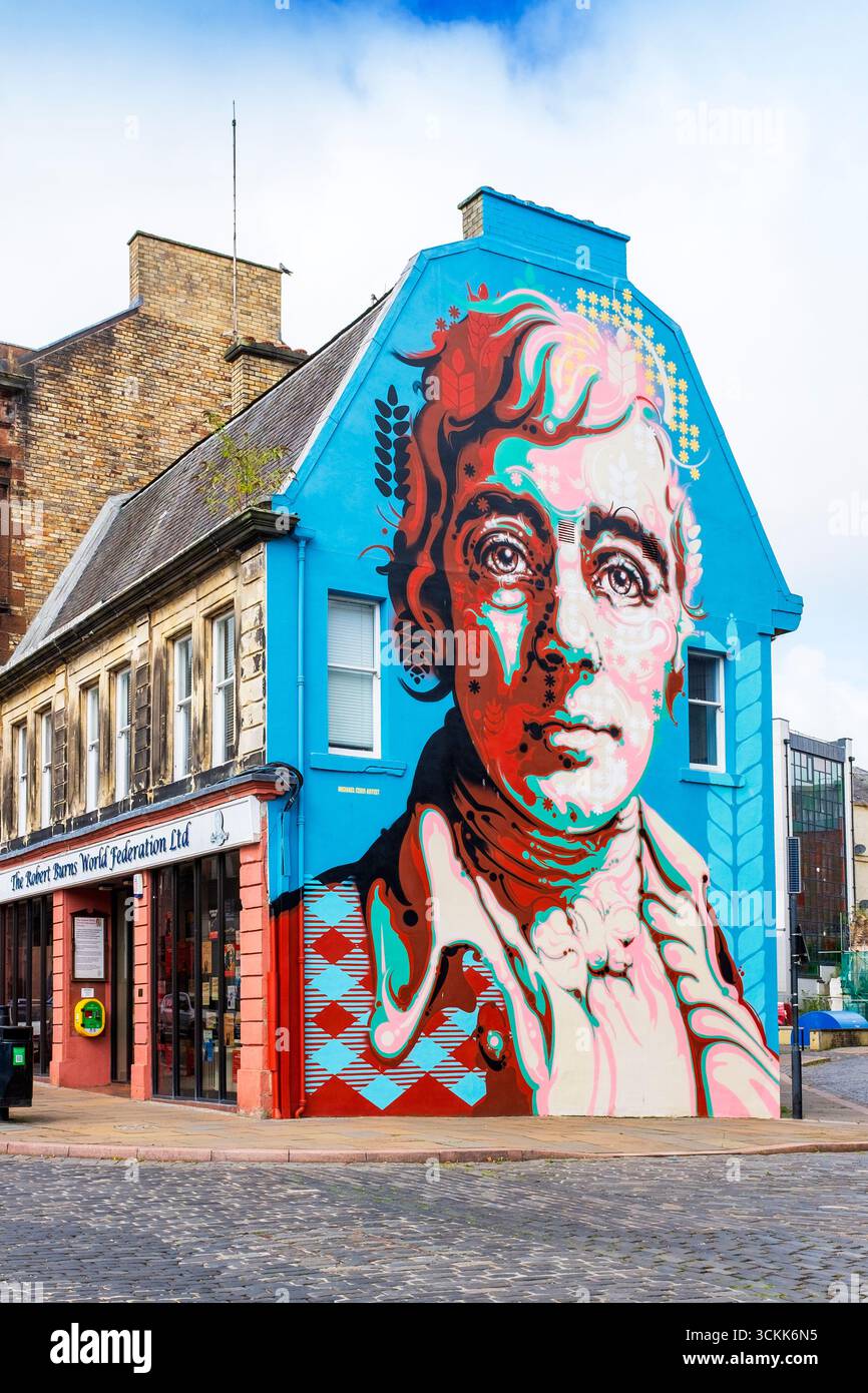 Wandgemälde von Robert Burns, schottischem Dichter, gemalt auf der Giebelwand der Robert Burns World Federation Ltd Büros, John Dickie Street, Kilmarnock, Stockfoto