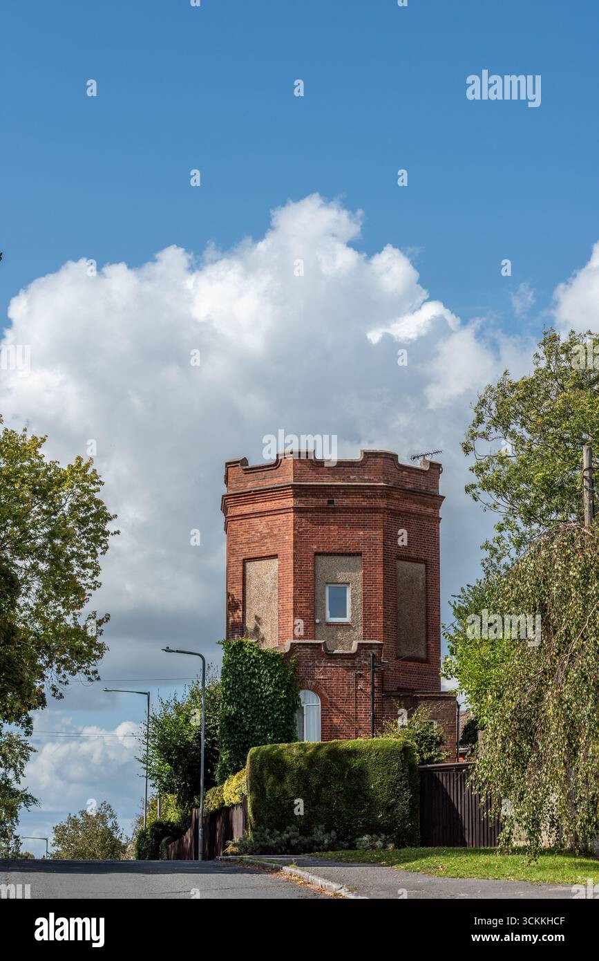 Uckfield, 8. September 2025: Der Wasserturm in der Browns Lane Stockfoto