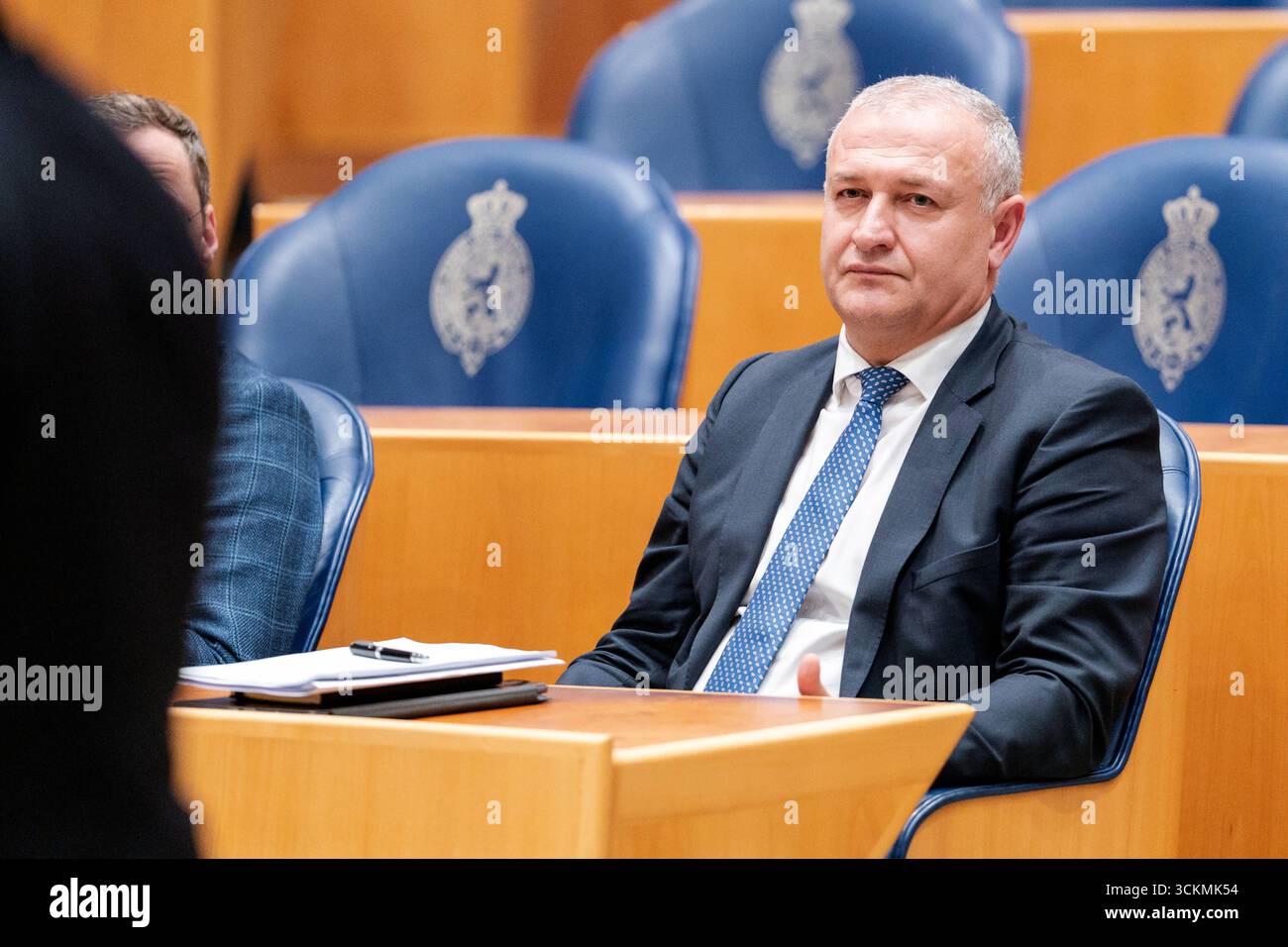 11. SEPTEMBER 2025 Niederländisch Tweede Kamer Plenardebatte DEN HAAG, NIEDERLANDE - 11. SEPTEMBER: ISA Kahraman NSC während der Plenardebatte im Tweede Kamer am 11. September 2025 in den Haag Tweede Kamer Niederlande den Haag Tweede Kamer Niederlande Inhalte können nicht direkt oder indirekt über Dritte weiterverbreitet werden. Copyright: XJohnxBeckmannx Stockfoto