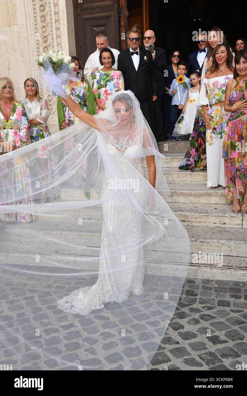 Rom, Italien. September 2025. Rom, Kirche San Salvatore in Lauro Hochzeit von Alma Manera mit Paolo Petrecca, auf dem Foto: Alma Manera Credit: Independent Photo Agency/Alamy Live News Stockfoto