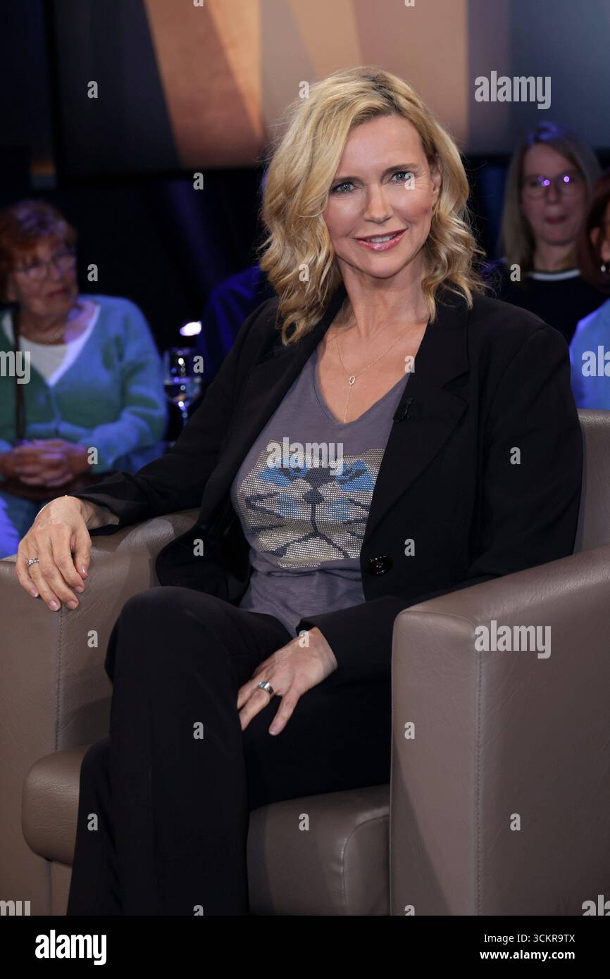 NDR TALKSHOW 12.09.2025 Veronica Ferres, NDR Talkshow aus den Studios in Lokstedt, Hamburg, 12.09.2025 *** NDR TALKSHOW 12 09 2025 Veronica Ferres, NDR Talkshow aus den Studios in Lokstedt, Hamburg, 12 09 2025 Copyright: XEventpressxFuhrx Stockfoto