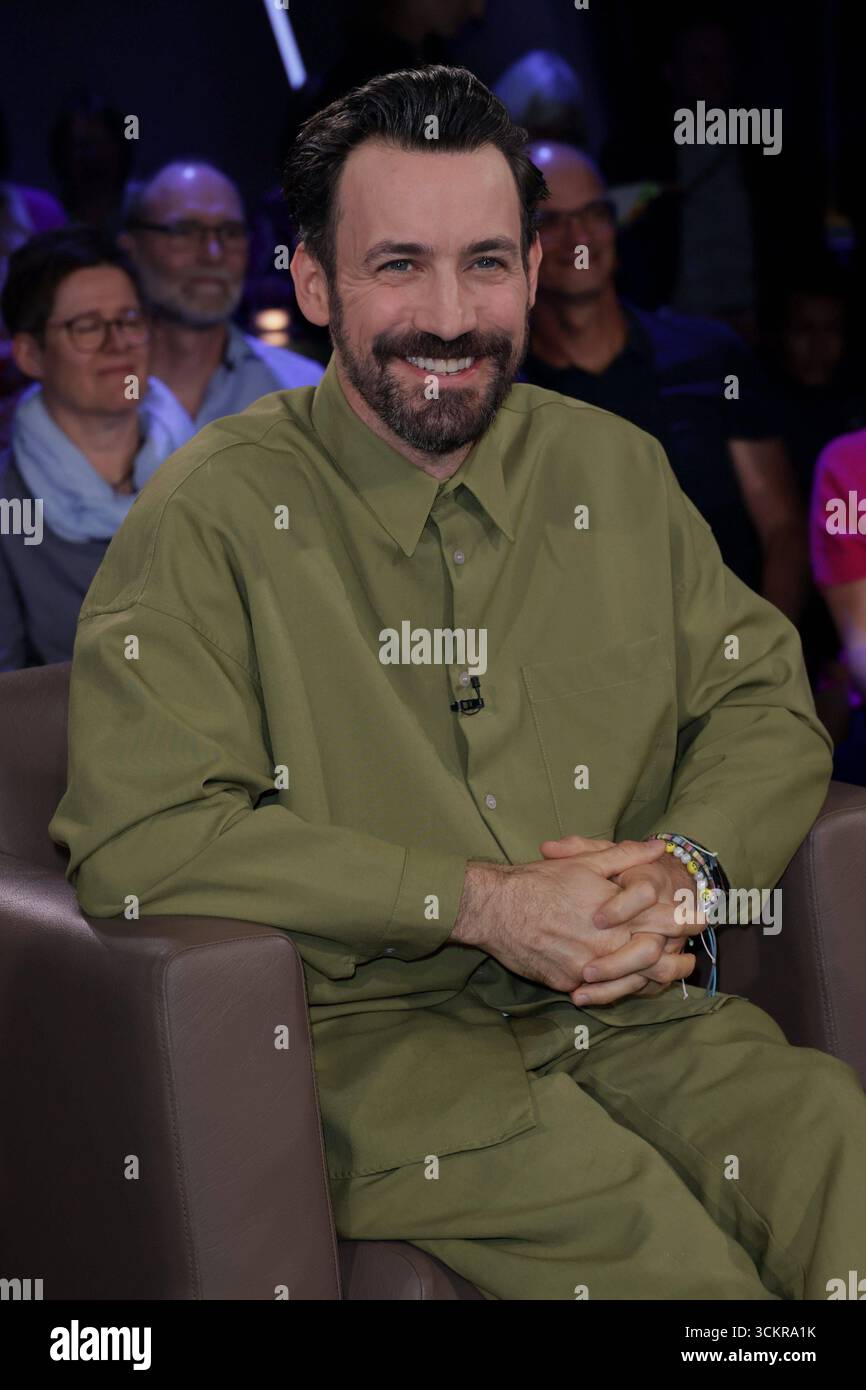 NDR TALKSHOW 12.09.2025 Jan Köppen, NDR Talkshow aus den Studios in Lokstedt, Hamburg, 12.09.2025 *** NDR TALKSHOW 12 09 2025 Jan Köppen, NDR Talkshow aus den Studios in Lokstedt, Hamburg, 12 09 2025 Copyright: XEventpressxFuhrx Stockfoto