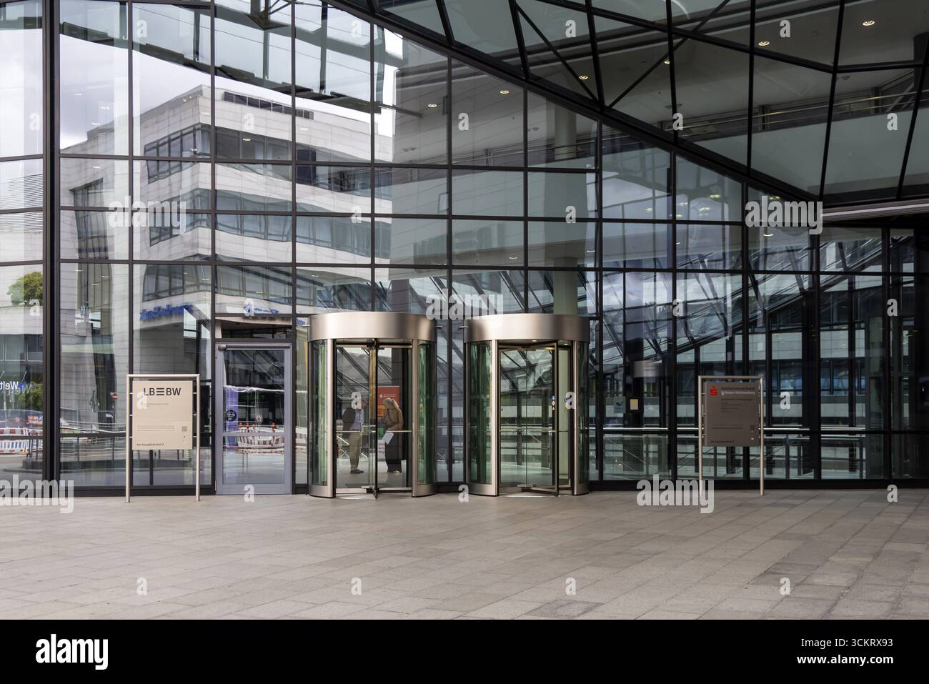 Landesbank Baden-Württemberg, LBBW. Außenansicht mit Glasfassade. Europaviertel Stuttgart, Baden-Württemberg, Deutschland Stockfoto