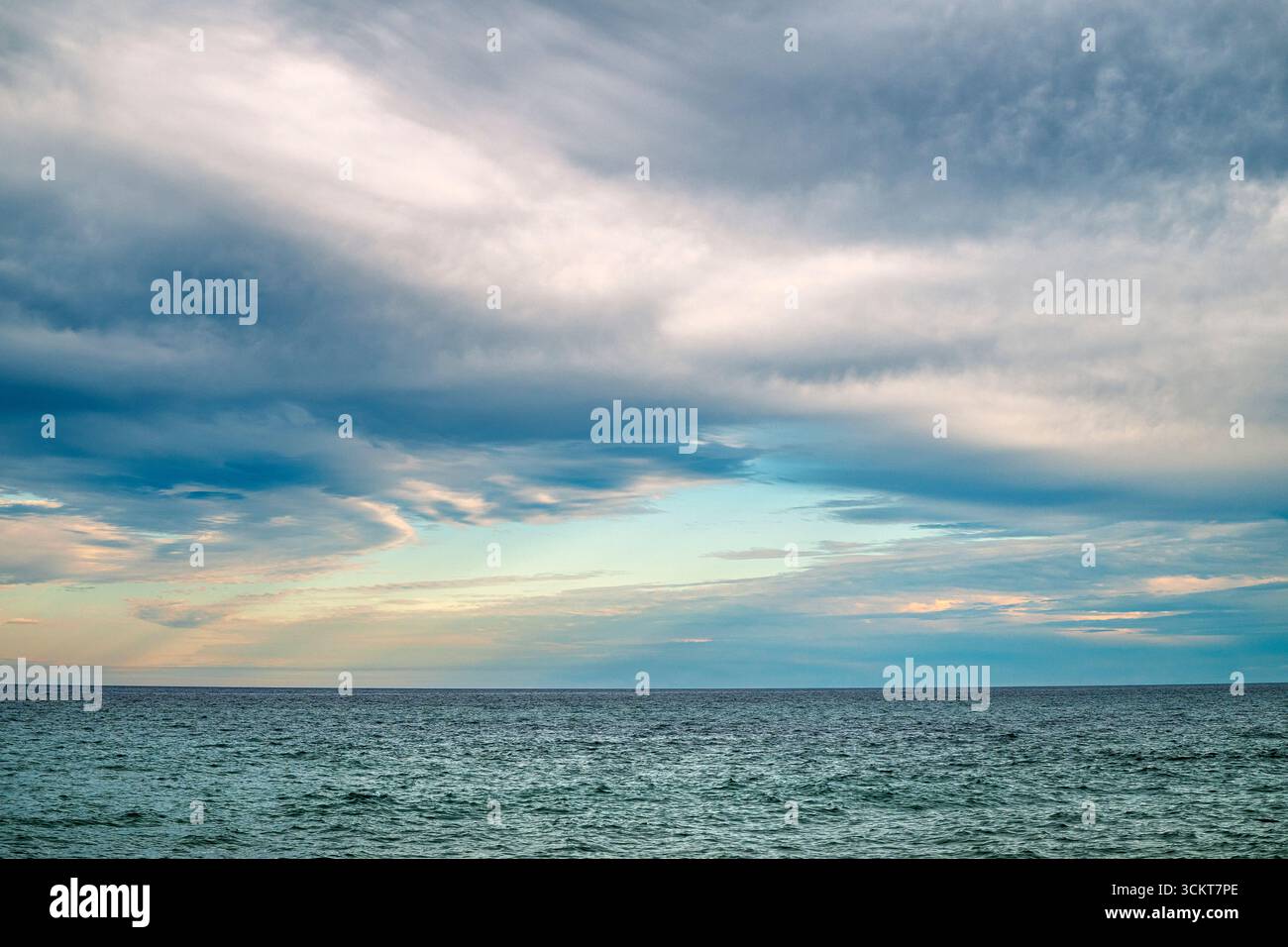 Moody Wolken am Cape Cod National Seashore. Stockfoto