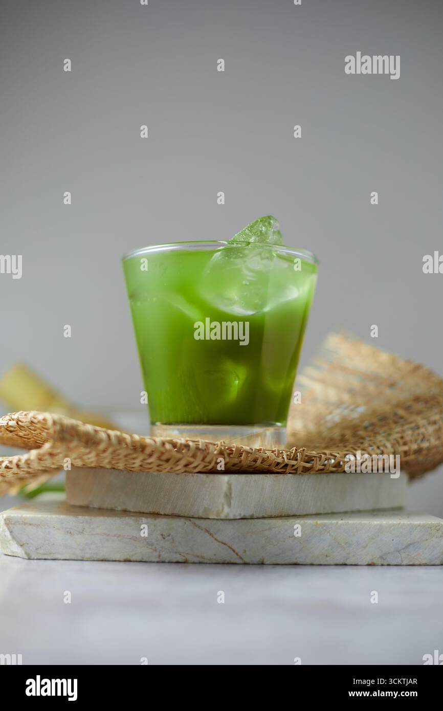 Nahaufnahme reiner Matcha-grüner Tee, Cafe-Menü Stockfoto