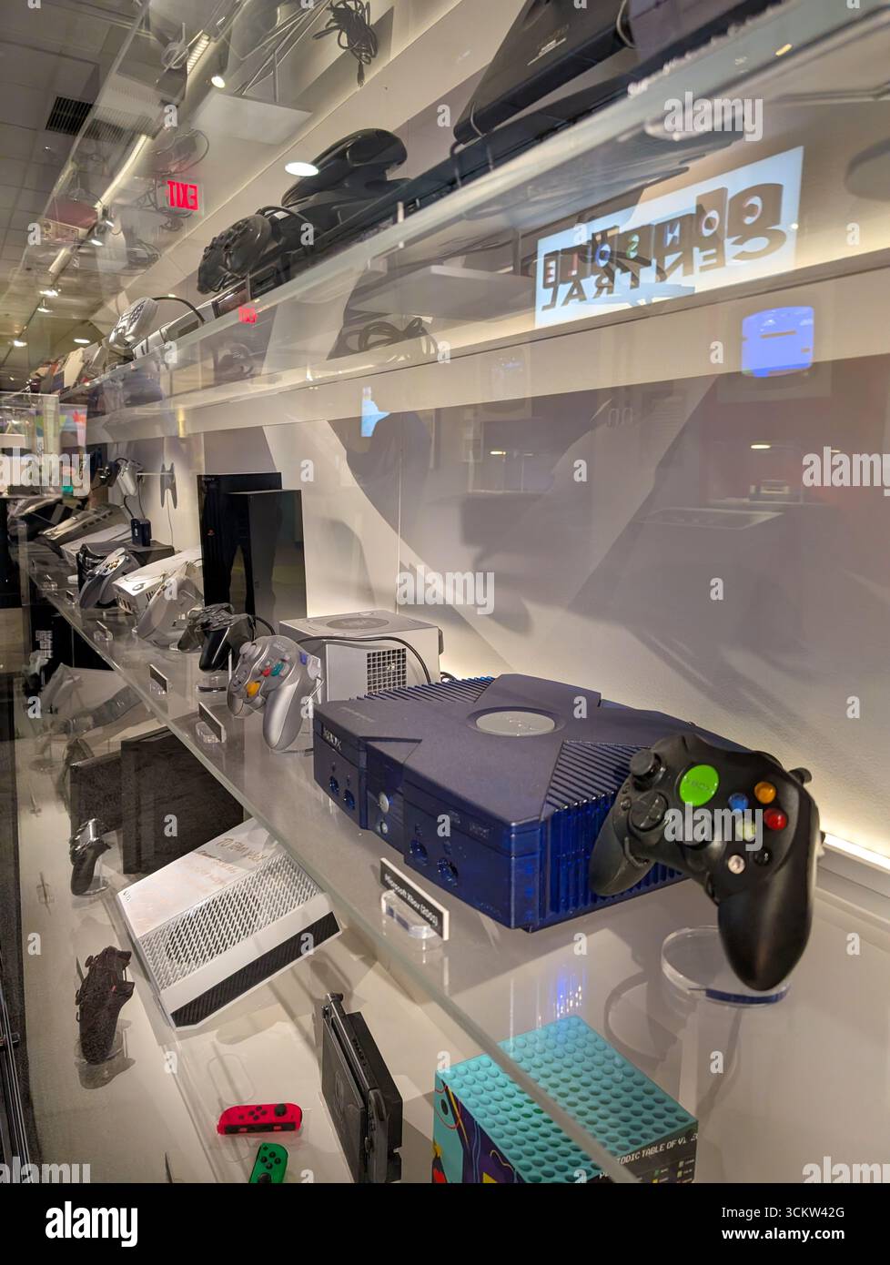 Rochester, New York, USA - 12.6,2024: Nintendo Entertainment System im Strong National Museum of Play Stockfoto