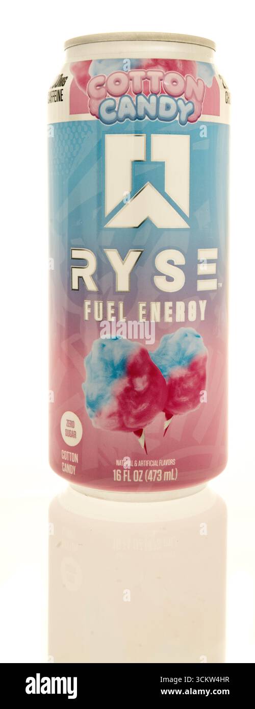 Winneconne, WI - 22. August 2025: Eine Dose Ryse Energy Drink auf isoliertem Hintergrund. Stockfoto