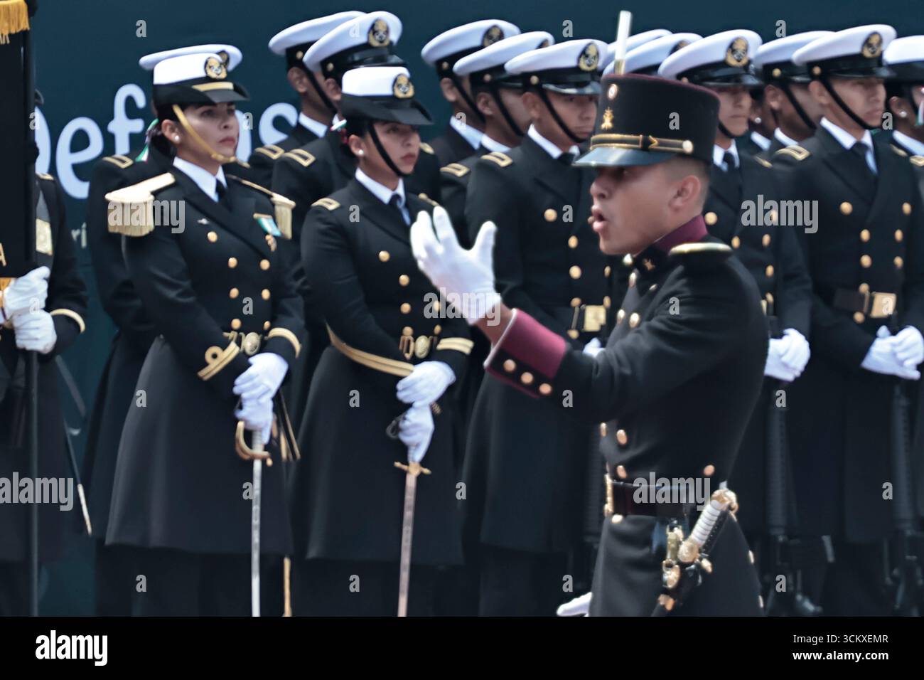 Mexiko, Cdmx, Mexiko. September 2025. Der 178. Jahrestag der Heldentat der Jungen Helden von Chapultepec wurde im Chapultepec Forest in Mexiko-Stadt begangen. Die Veranstaltung wurde von der mexikanischen Präsidentin Claudia Sheimbaum geleitet, die eine Ehrenwache ausübte und die Rolle der Kadetten nannte, die auf Chapultepec Castle gegen die US-Invasion kämpften. Die Kadetten, die in dieser Schlacht ihr Leben verloren, waren JUAN DE LA BARRERA, AGUSTIN MELGAR, FERNANDO MONTES DE OCA, FRANCISCO MARQUEZ, VICENTE SUAREZ UND JUAN ESCUTIA, letzterer war derjenige, der die mexikanische Flagge aufnahm und von Chapultepec sprang Stockfoto