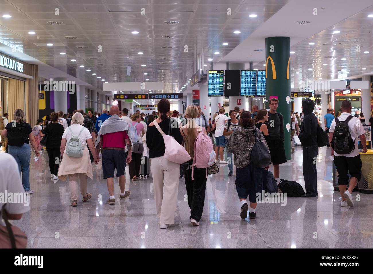 Palma de Mallorca, Spanien - 13. September 2025: Flughafen Palma de Mallorca (PMI) oder Flughafen Son Sant Joan Stockfoto