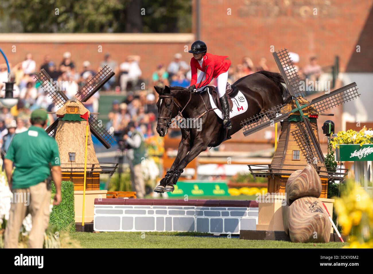 Erynn Ballard aus Kanada, Riding Dior, tritt am 6. September 2025 in der ersten Runde des BMO Nations Cup 2025 während der Spruce Meadows Masters an Stockfoto