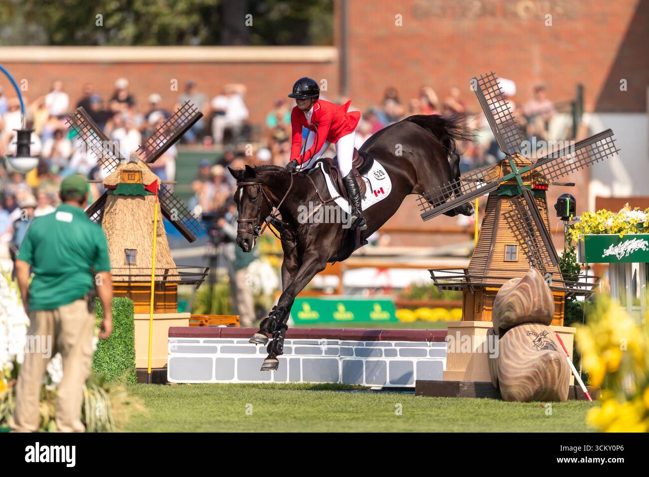 Erynn Ballard aus Kanada, Riding Dior, tritt am 6. September 2025 in der ersten Runde des BMO Nations Cup 2025 während der Spruce Meadows Masters an Stockfoto